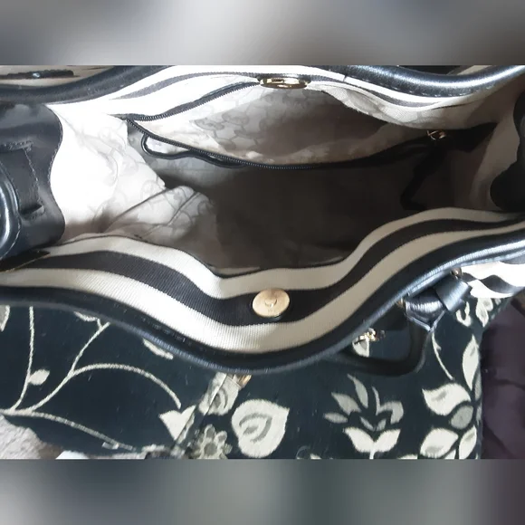 💙HOST PICK💙 MICHAEL KORS BLACK/WHITE CROSS BODY SATCHEL - Picture 6 of 10